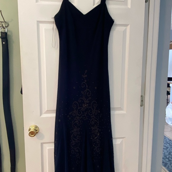 Navy beaded formal dress with matching hand bag. Like new, worn once to event. - Picture 2 of 8